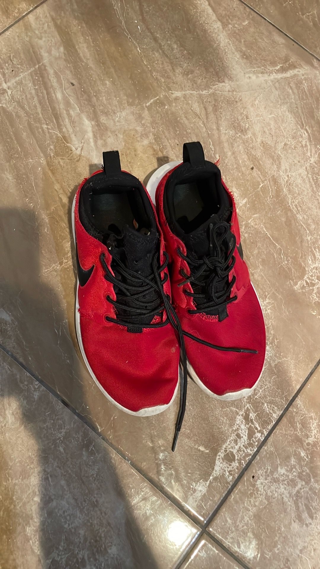 Nike roshe run 2 size 7 women’s