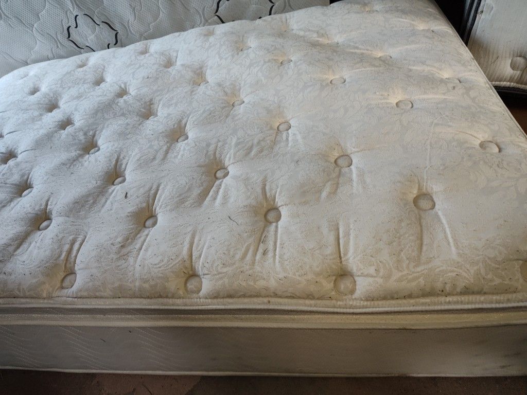 Full Size Beauty Rest Mattress 125.00