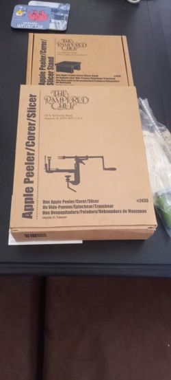 Pampered Chef Apple Peeler