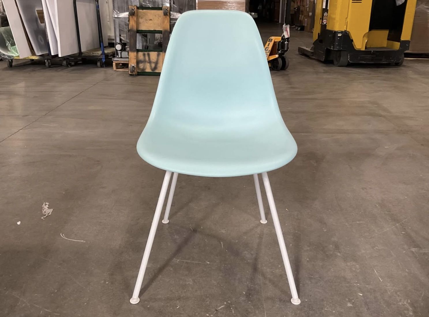 AUTHENTIC Eames Molded Plastic Side Chair (Herman Miller)