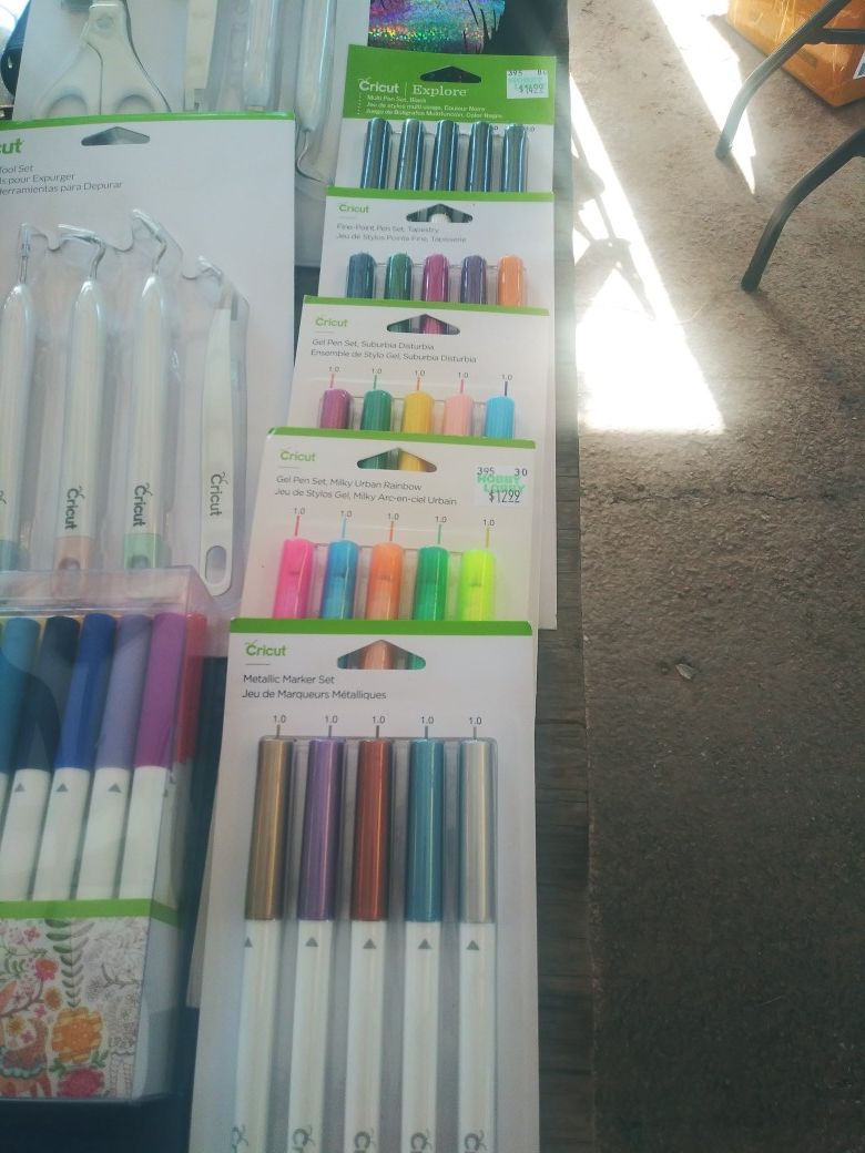 Brand new Cricut pens and tools