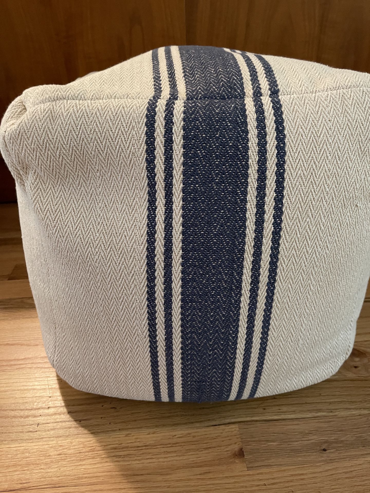 COTTON CANVAS POUF