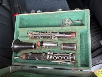 Vintage Clarinet with Hard Case and Accessories