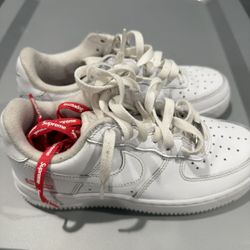 air force x supreme shoes