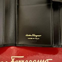 100% Authentic. Beautiful Salvatore Ferragamo Black Wallet