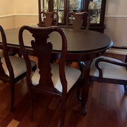 Thomasville Solid Cherry Dining Table And Chairs