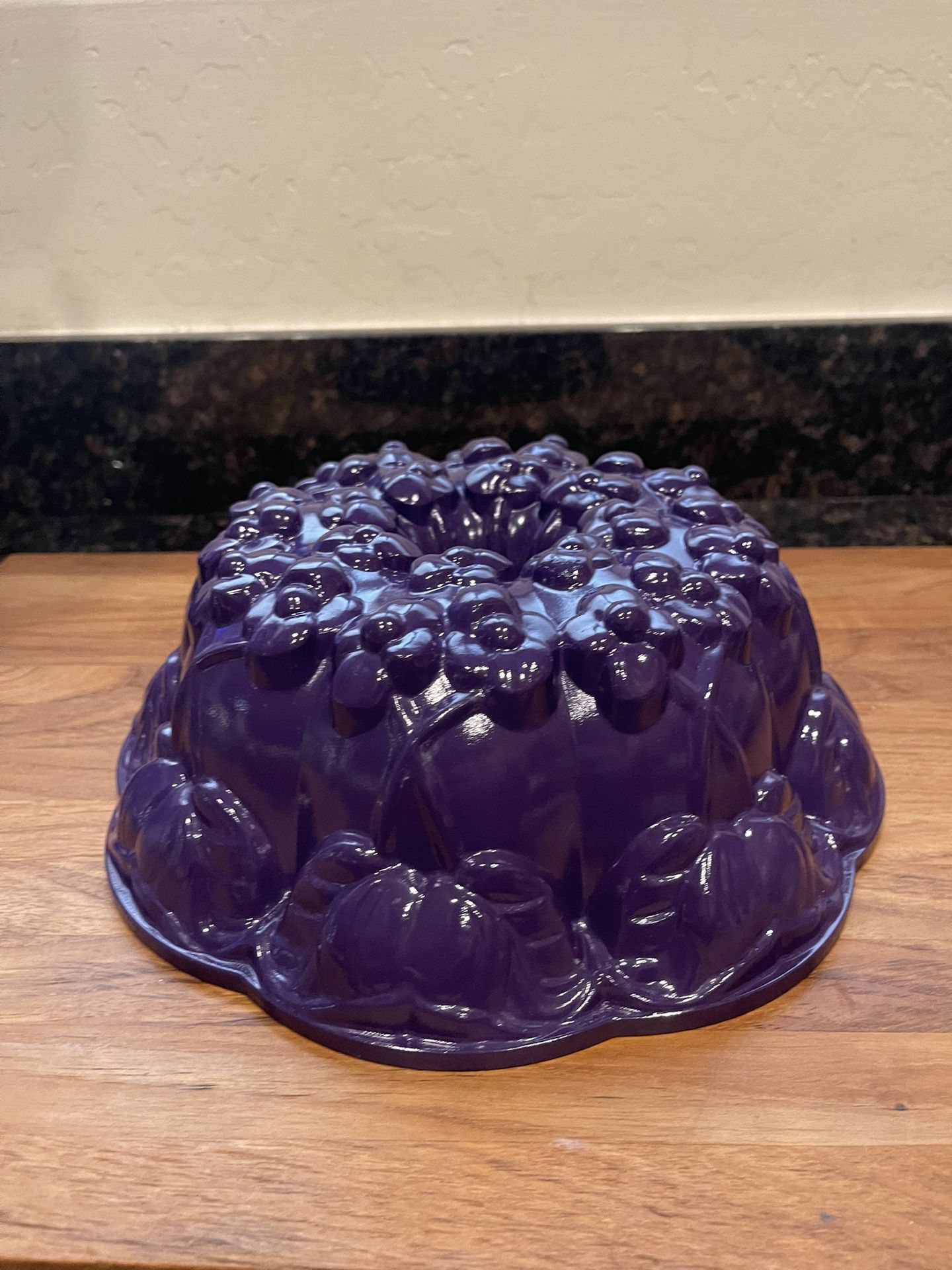 NordicWare Rare Violet Flower Bundt Cake Pan