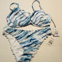 Stunning Bikini Set  Bikini Top Size 36C Bikini Bottoms XL  Retails $44 