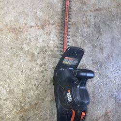 Black n Decker 17 inch Electric Hedge/Trimmer Corded