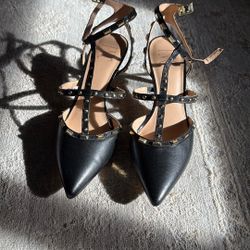 Size 7 Cute Black Stud Heels &18