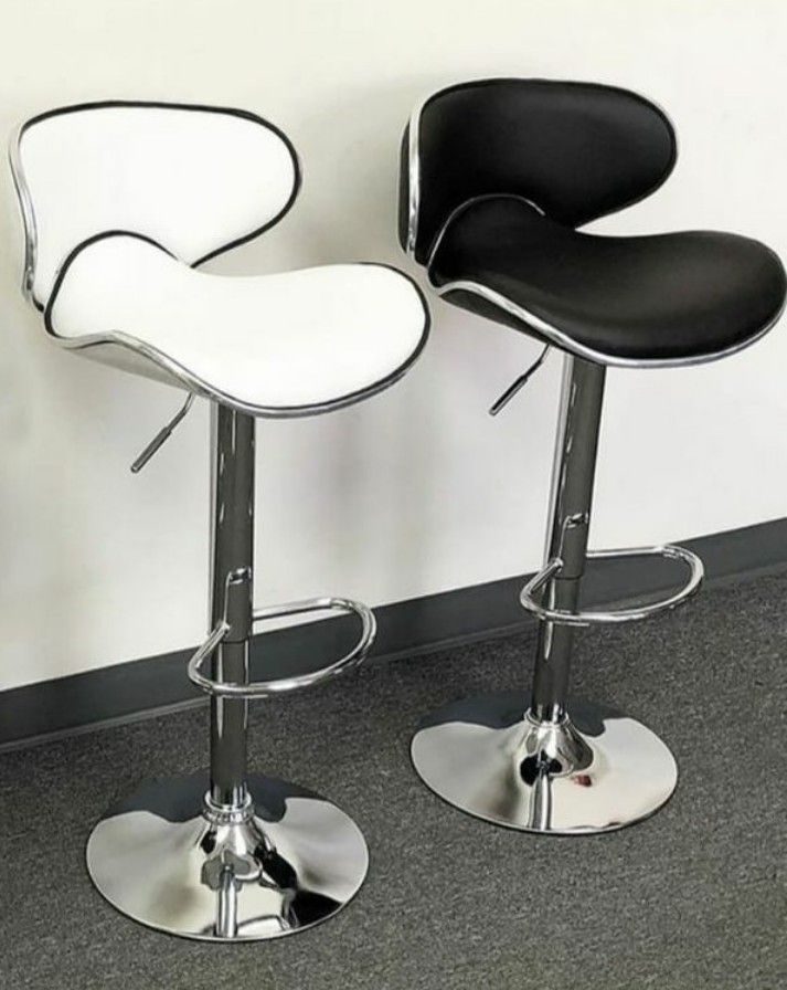 New bar stools in box/ adjustable barstools