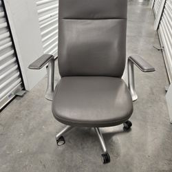 Lazy Boy Beautiful leather office chair wide