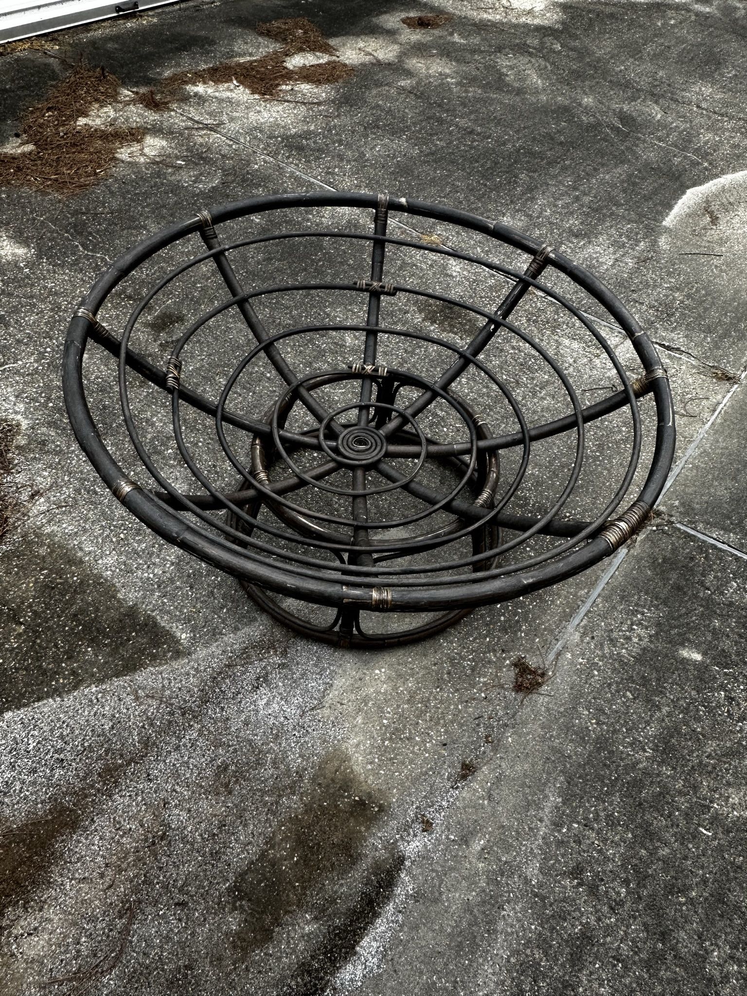 Round futon chair No cushion