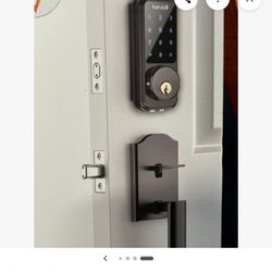 Hornbill Smart Lock Color: Silver And Black 