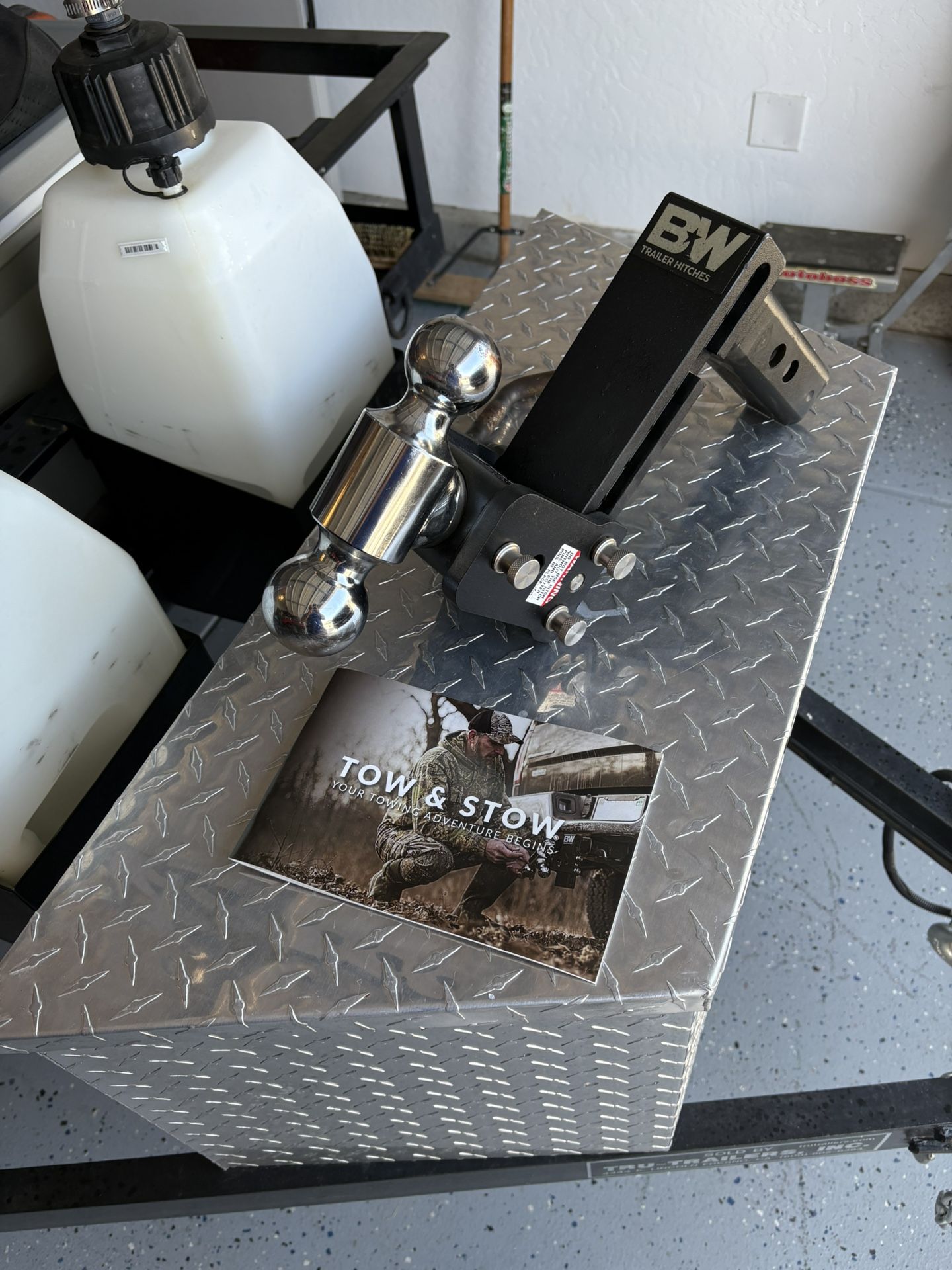 BW Tow And Stow Trailer Hitch  