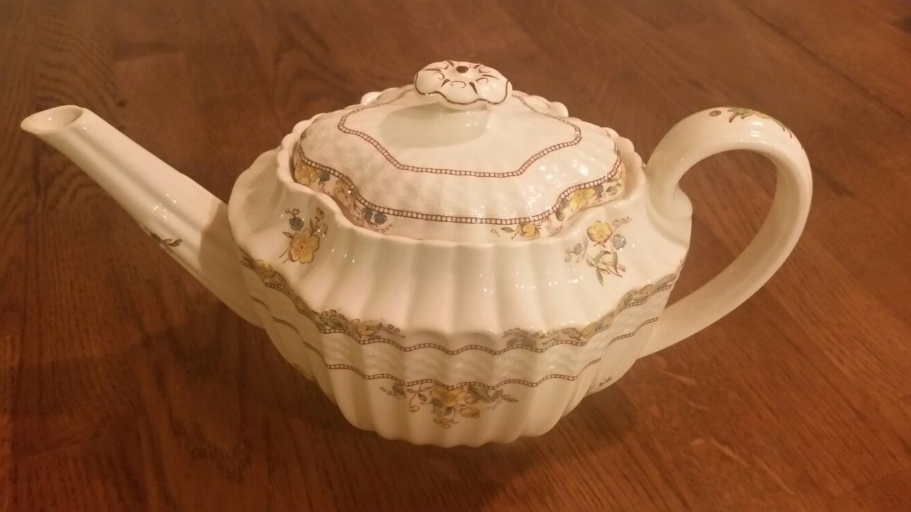 Spode Buttercup tea pot