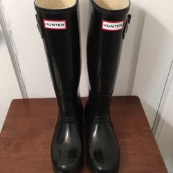 Hunter Original Tall Gloss Rain Boots W23616. Perfect and excellent condition size 6M/7F