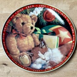 American Greetings 6 1/4" Fine Porcelain Christmas Plate 1993 Teddy Bear & Kitten Vintage