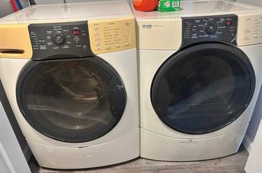 Kenmore Elite He3t Washer and Smartheat Quietpak 9 Dryer Set