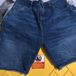 Levi Shorts Size 29