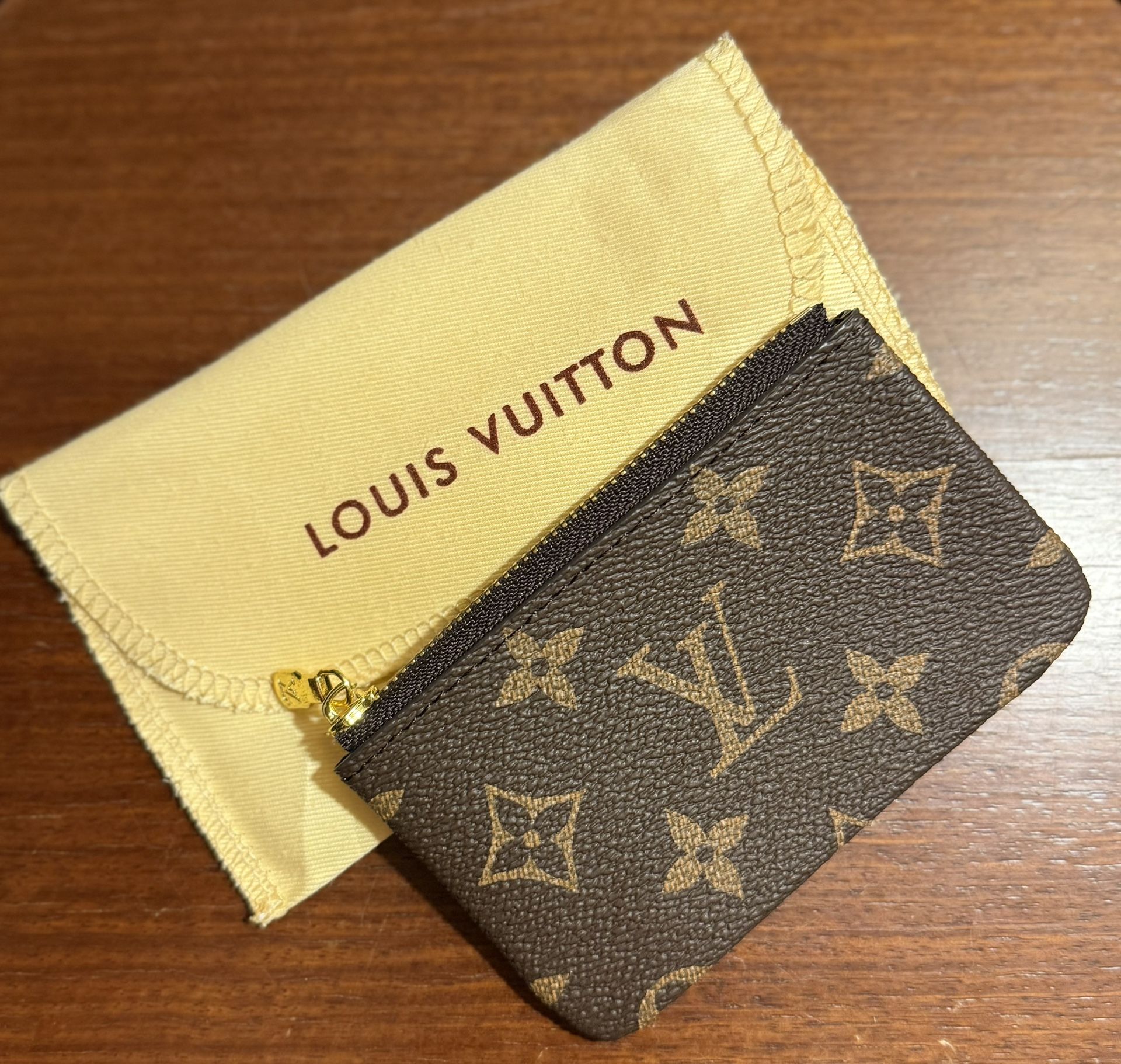 LOUIS VUITTON Coin Pocket W/ Key Clip Monogram Pochette Kle Wallet M62650 EUC