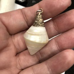 Seashell Necklace // White Shell Necklace // Beach Jewelry,1.5” Long