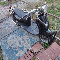 Black Lance College Scooter