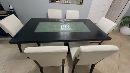 Dining room table