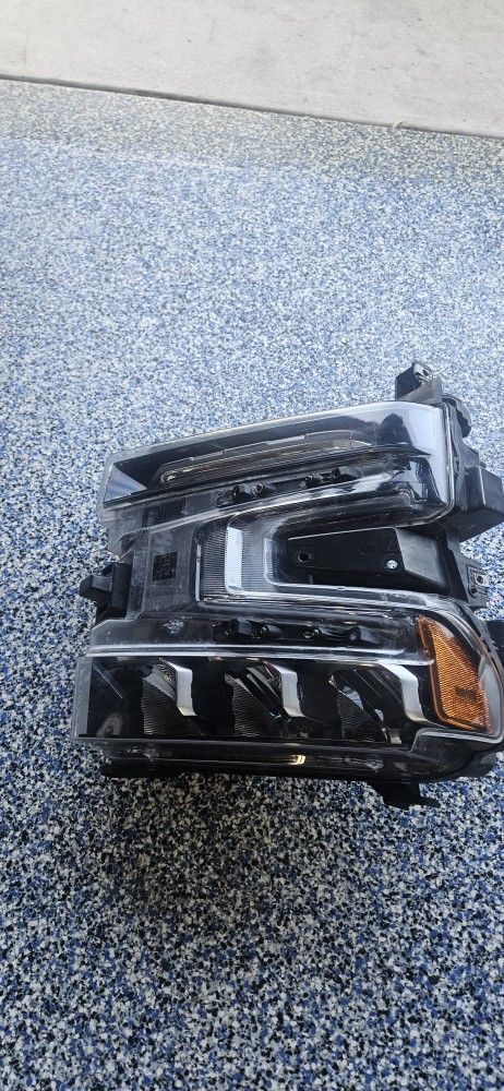 2020 Silverado Passenger Side Headlight