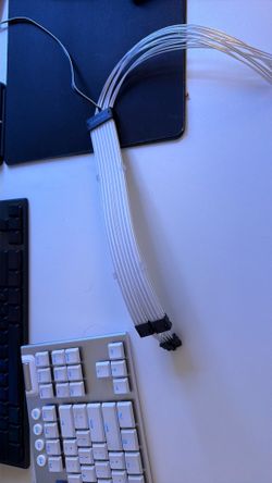 Lian Li RGB GPU Cable 8 Pin x3 to 12+4 Pin