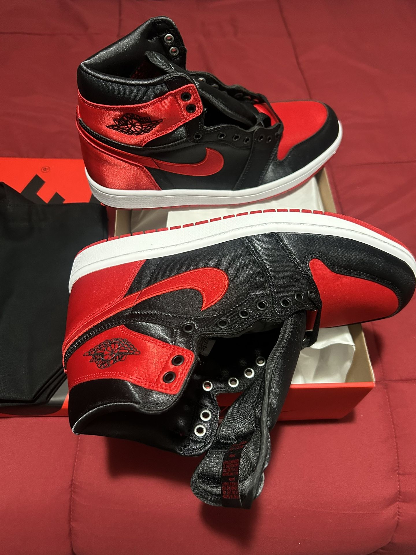 Jordan 1 Satin Bred