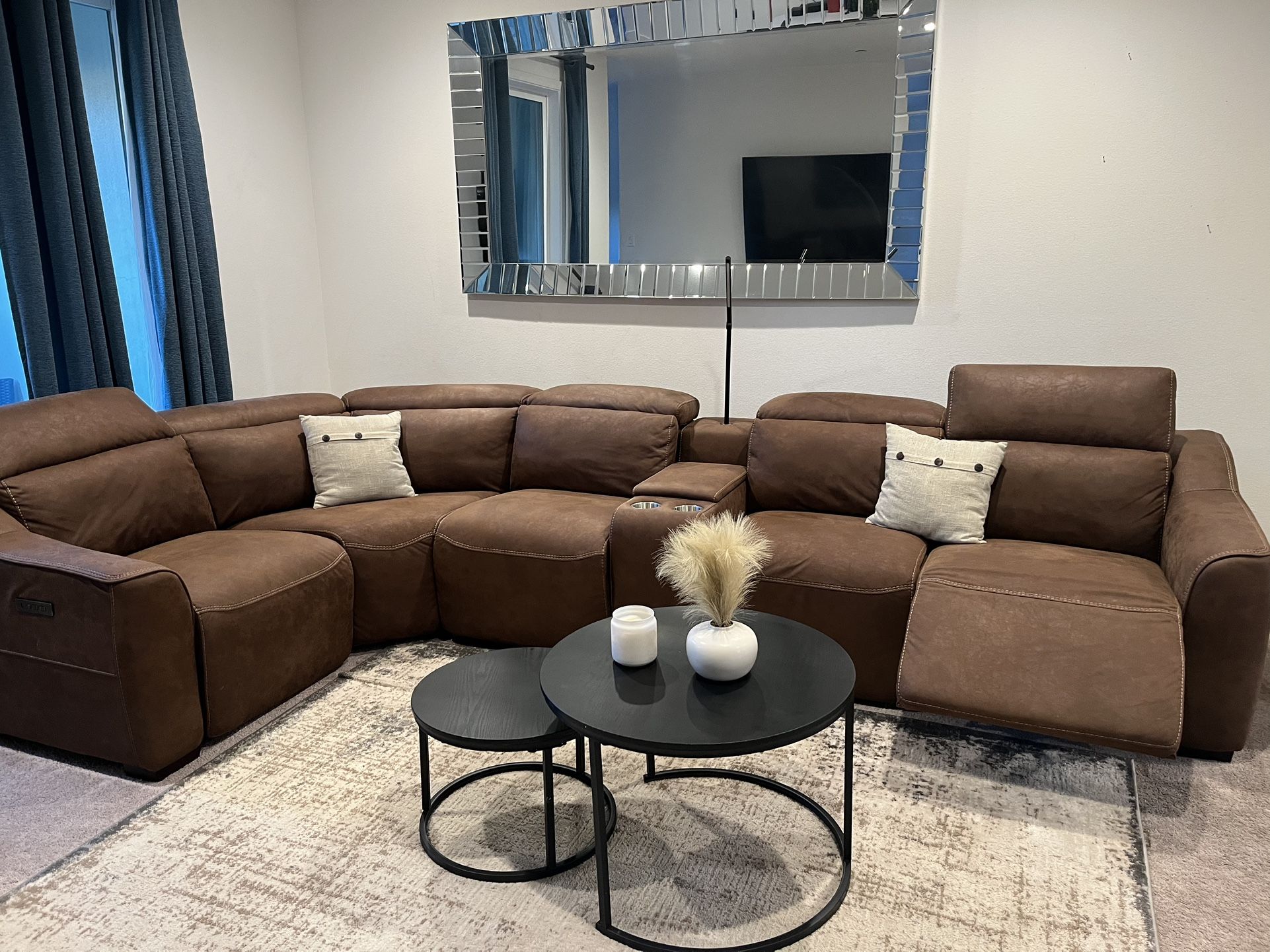 Couch / Sectional