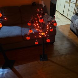 Spooky Halloween Tree 