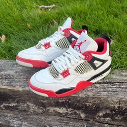 Jordan 4  