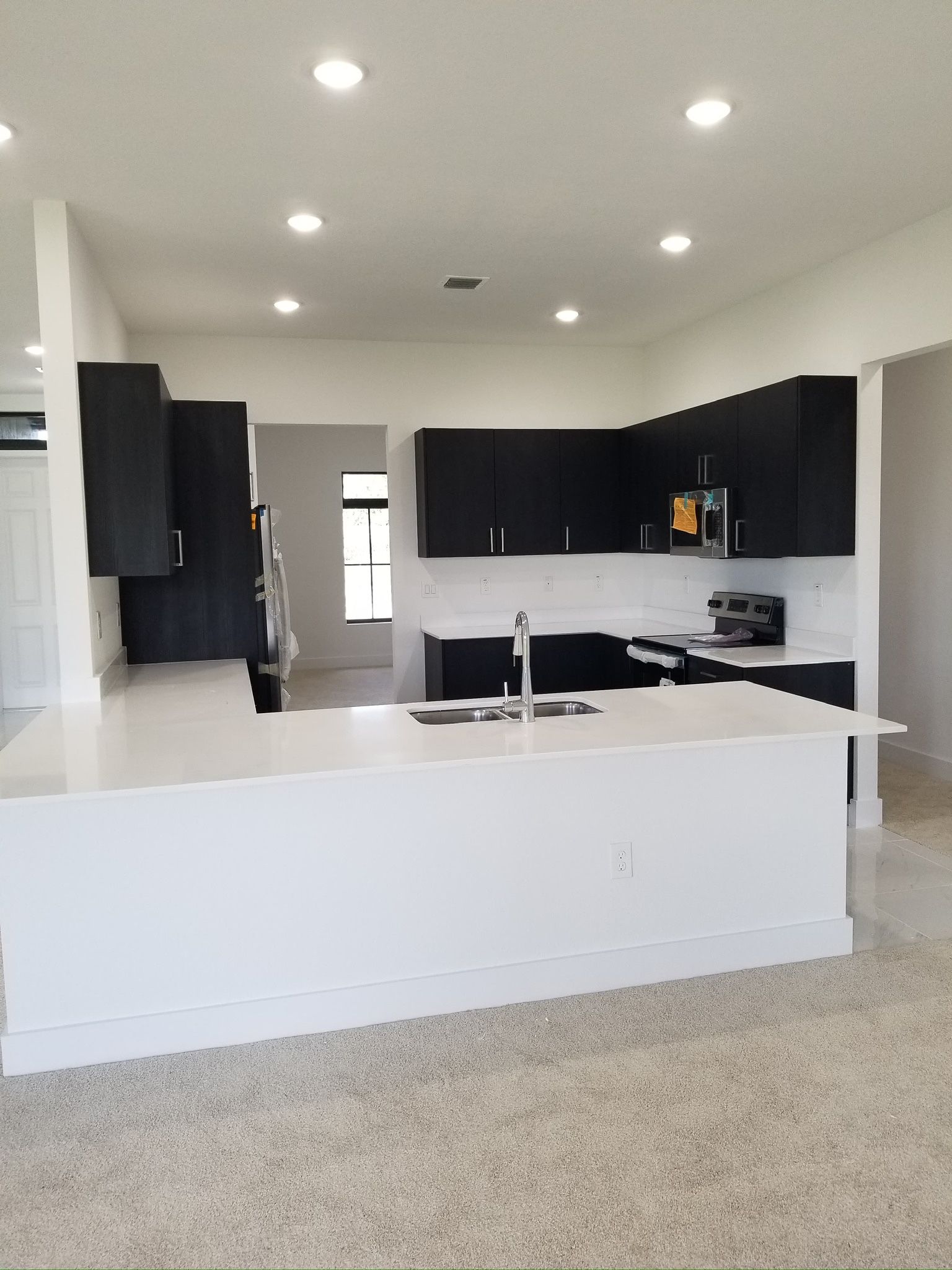 Custom Kitchen Cabinets in Doral – Showroom, Design, Personalized Service, Fast Delivery & Professional Installation