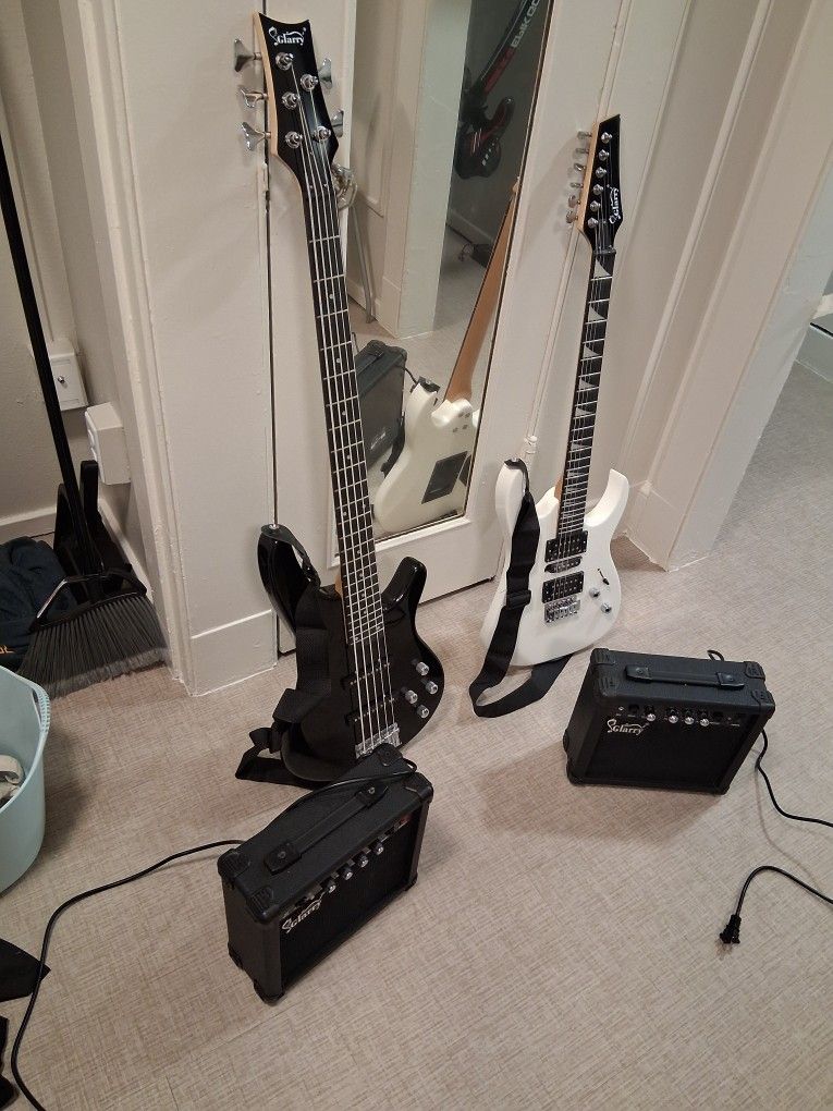 ELECTRIC GUITAR AND BASS SET WITH AMP!