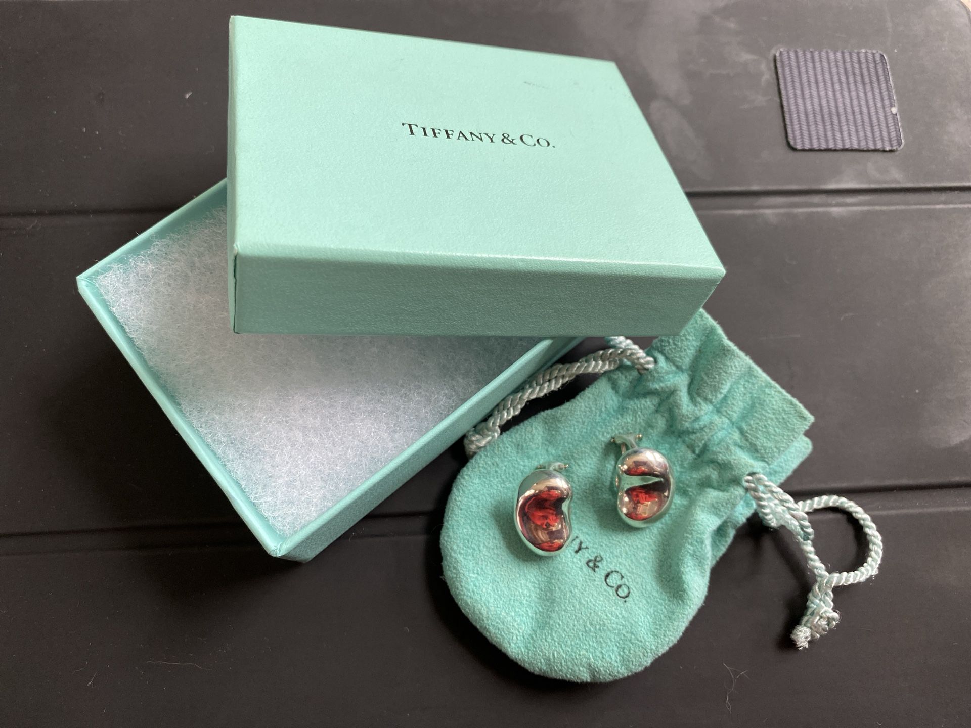 Tiffany’s Perretti Sterling bean clip earrings