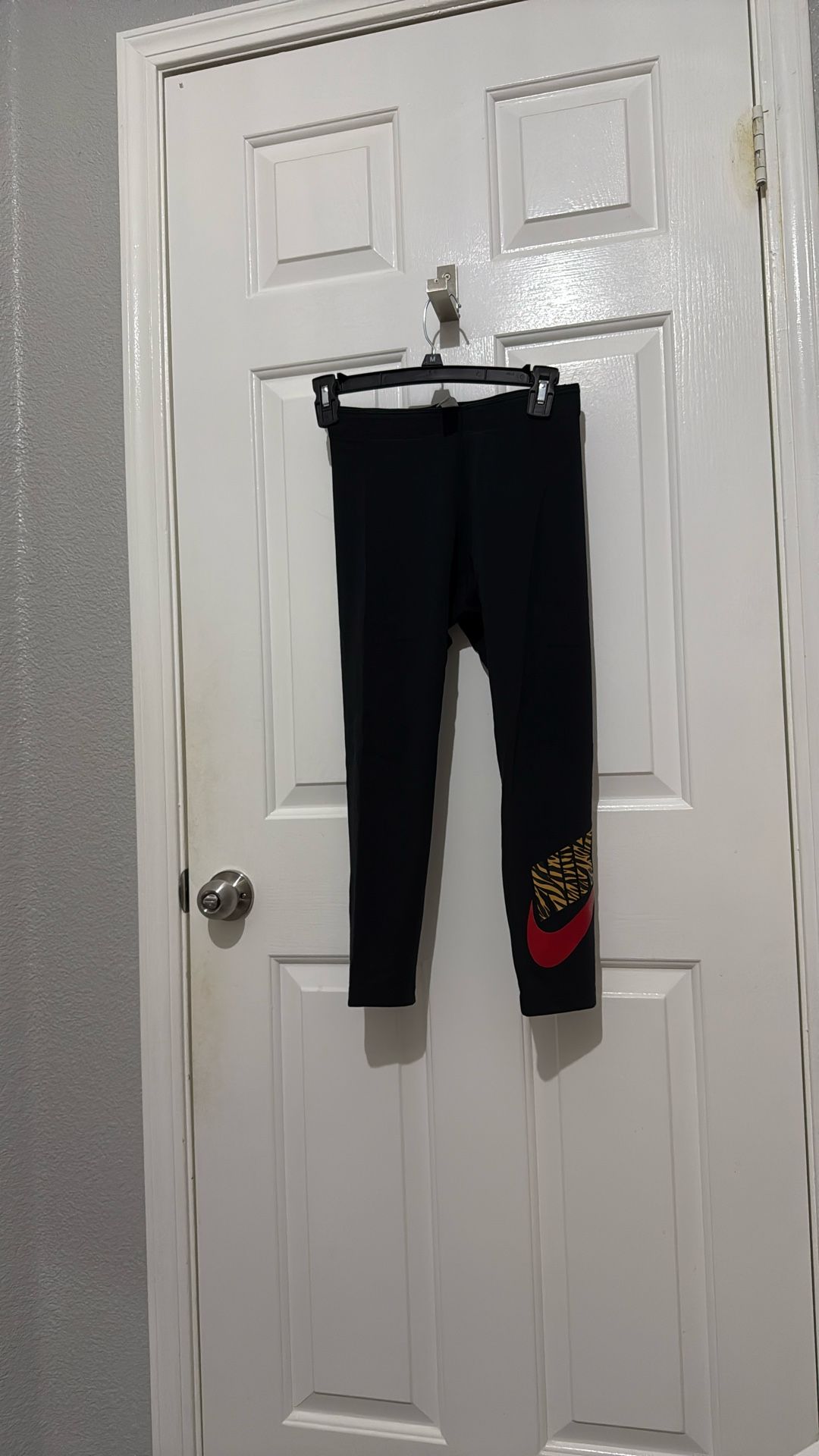 Nike Women Size Small Black Legging