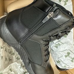 Underarmour Boots w/zipper 