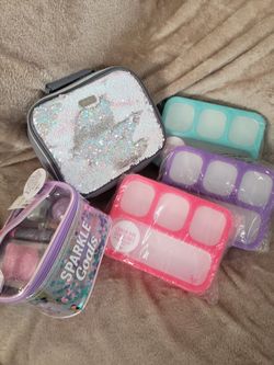 JUSTICE FOOD STORAGE CONTAINERS LUNCHBAG AND BATH GIFT SET