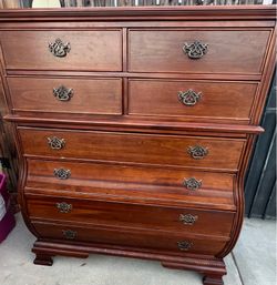 USED 2pc DRESSER… Good good condition ..