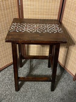 PIER IMPORTS Heavy Duty "Rustic" Wooden Solid Brown with pattern Stool