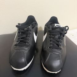 Nike Women's Cortez Black & White Shoes 7.5