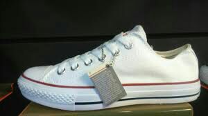 BRAND NEW IN BOX Womens Size 9 All White Converse All Star Chucks