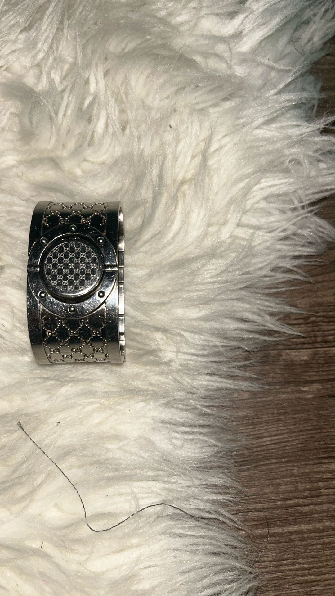 Gucci Timeless Watch