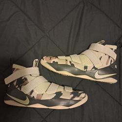 Lebron Soldier XI Size 11