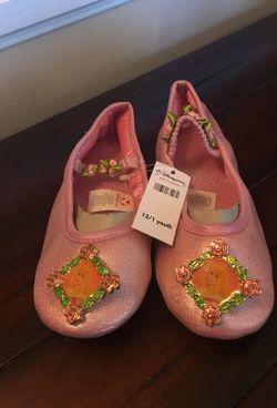 Brand New with tags Disney princess Aurora-sleeping beauty shoes Youth size 13/1