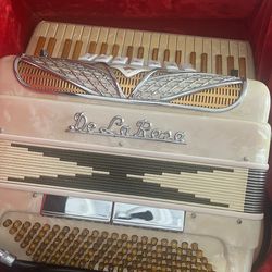 De La Rosa accordion