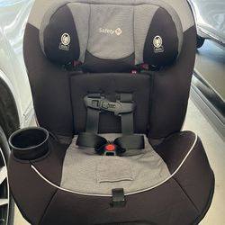 GRACO Safety First Car Seat (exp. 2028)