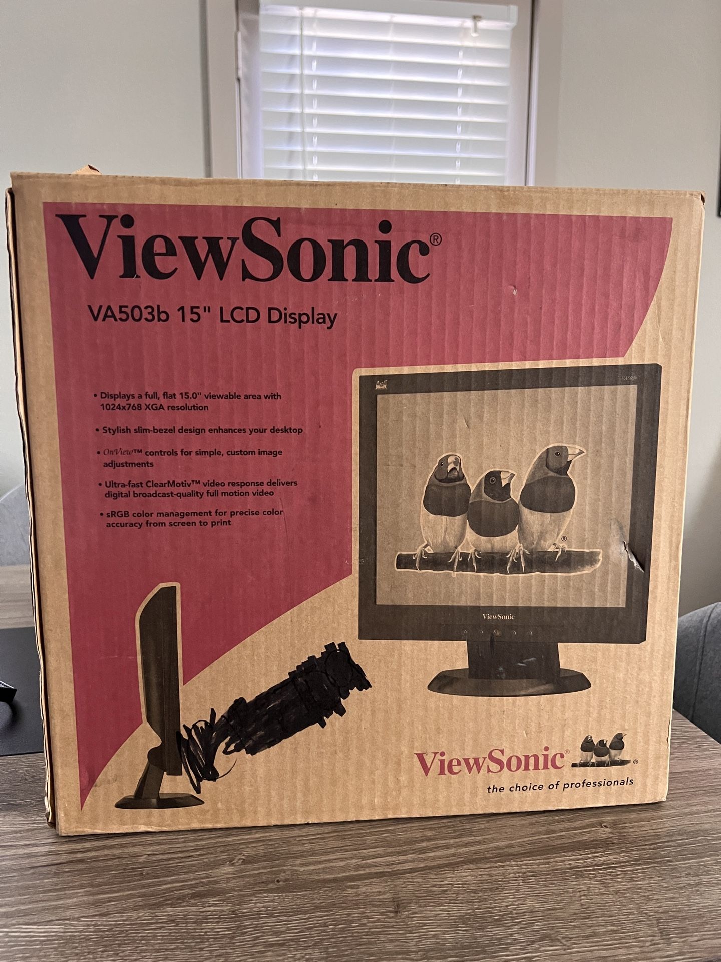 Viewsonic LCD DISPLAY VA503b 15in 1024x768 xga brand new